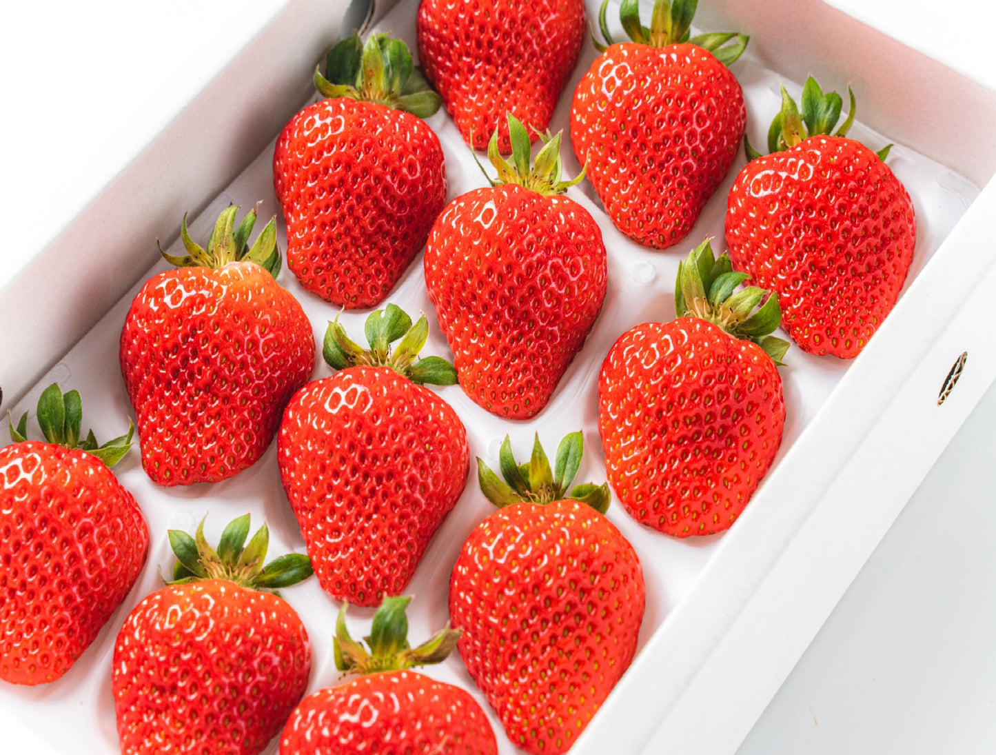 Japanese Strawberry "Miyabi" 400g with GIFT Pack - limited availability