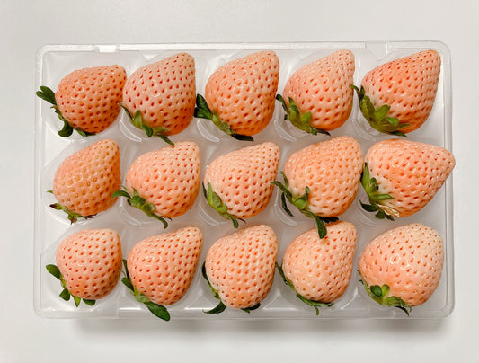 White Japanese Strawberry "Awa Yuki" 淡雪 270g with - limited availability