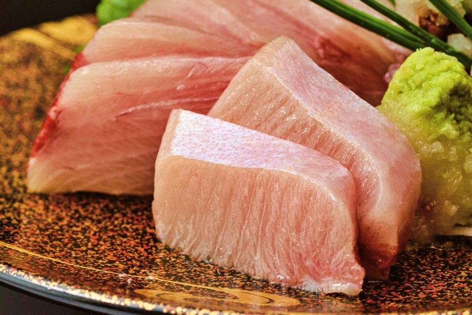 Himi Buri 氷見ぶり (Sashimi Quality) 25 LB