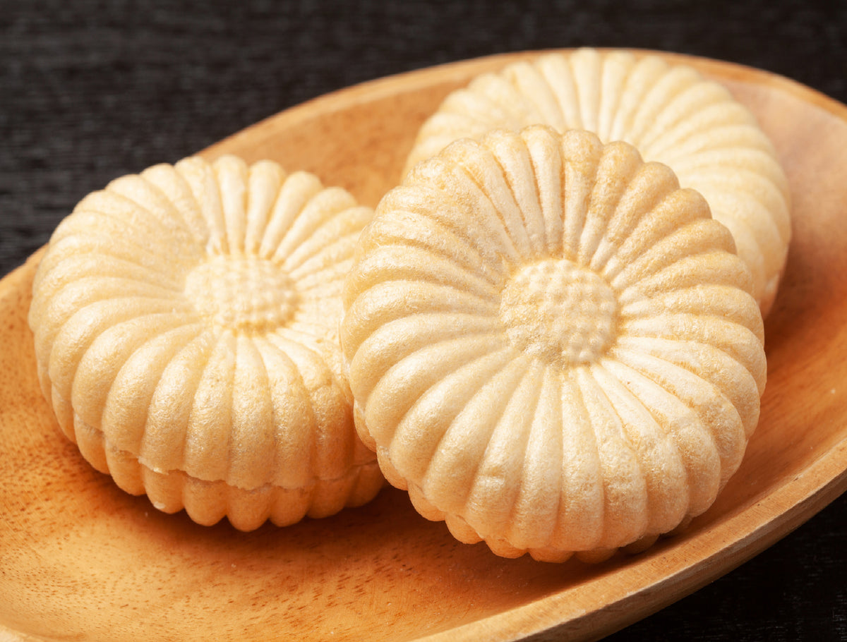 Monaka Shells Chrysanthemum 100pcs | Japanese Wagashi Wafer – Hokkaido ...